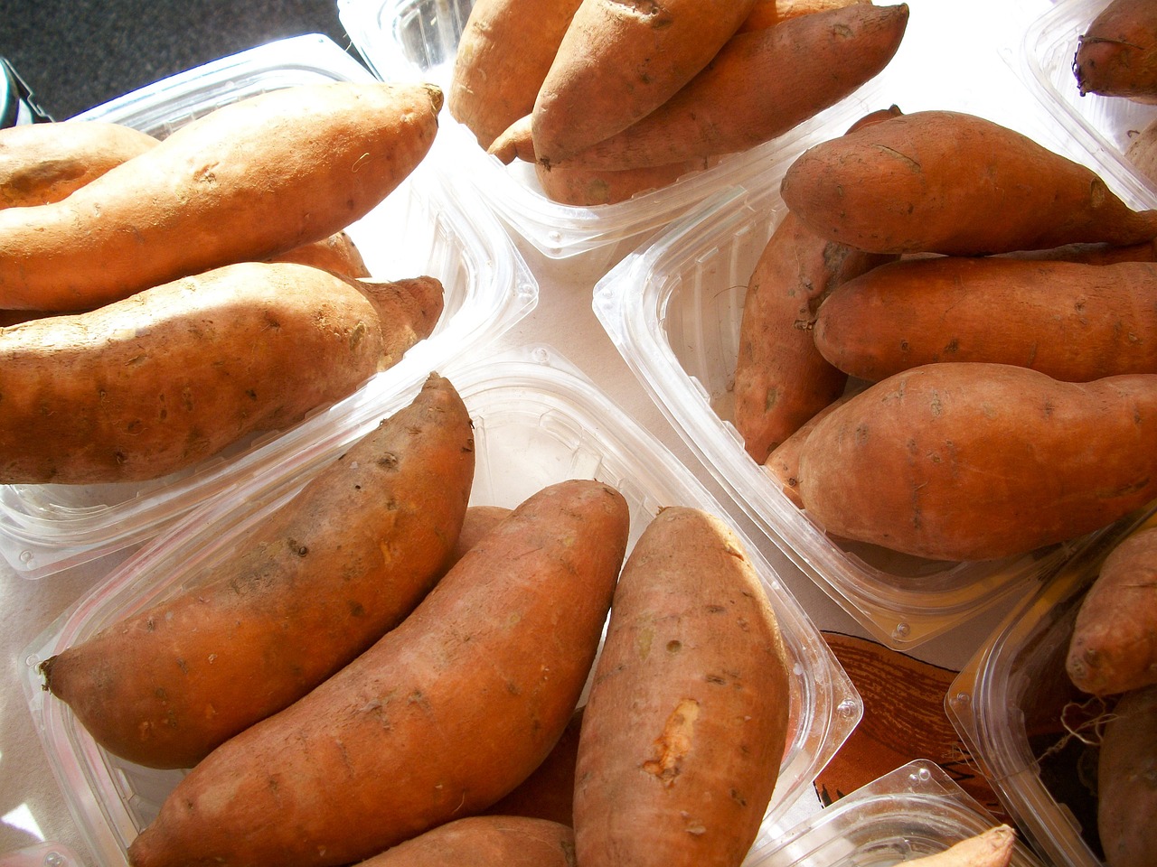 sweet-potatoes-996_1280.jpg