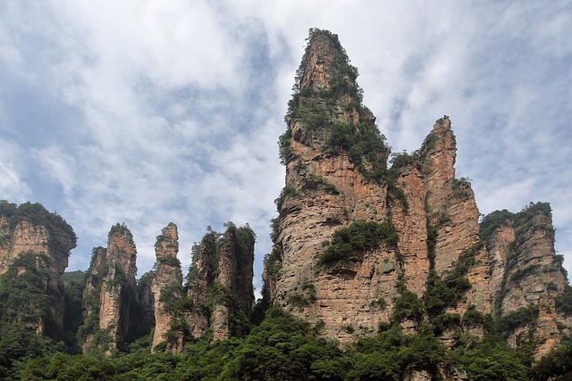 b3f5494fe30124ff6e2ac7d144dce6b1_zhangjiajie-2661374_640.jpg