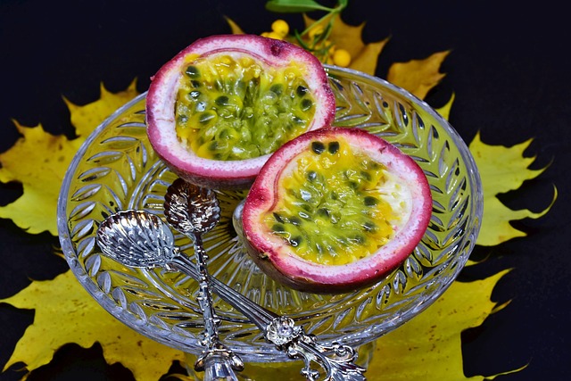 945816f69f27fd9789dfa79679cee330_passion-fruit-3759351_640.jpg