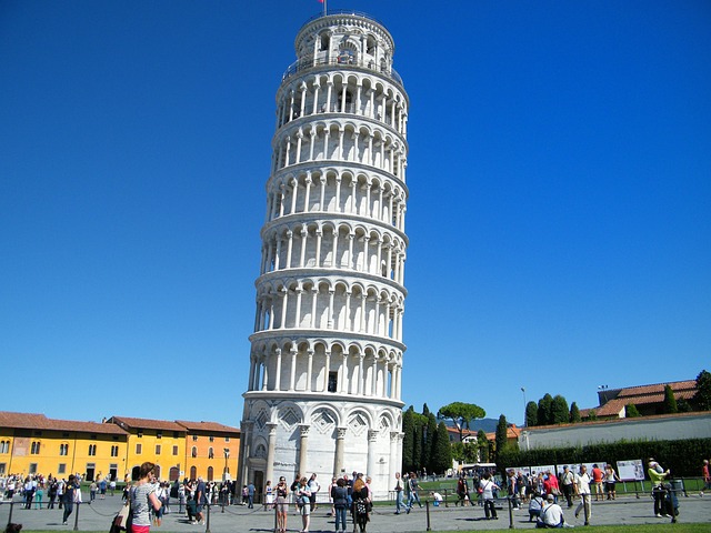 703f7d98ddb592705b95747e2a51260e_pisa-1056568_640.jpg