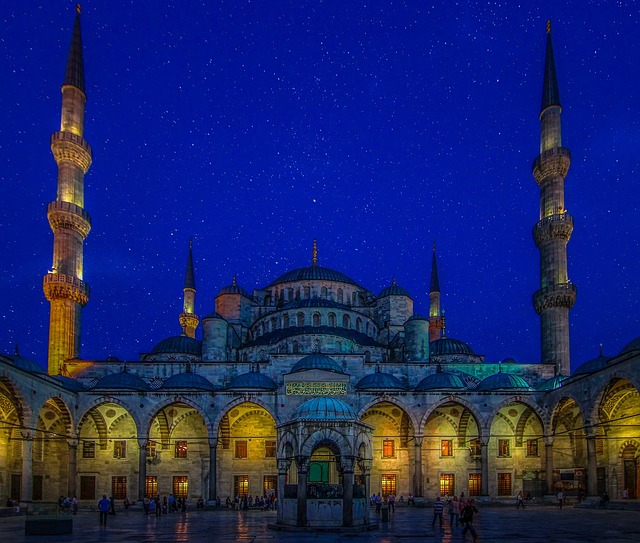 12d8d84fd759c8540ddb8781a4dca7de_blue-mosque-1851032_640.jpg