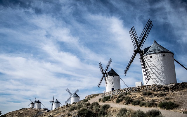 9175dd31eebb236432b59f97b578a0e7_windmills-4278679_640.jpg